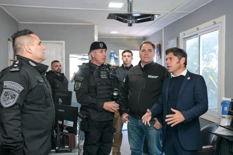 1778785063_555_Desde-Puente-12-el-gobernador-Axel-Kicillof-y-el-ministro