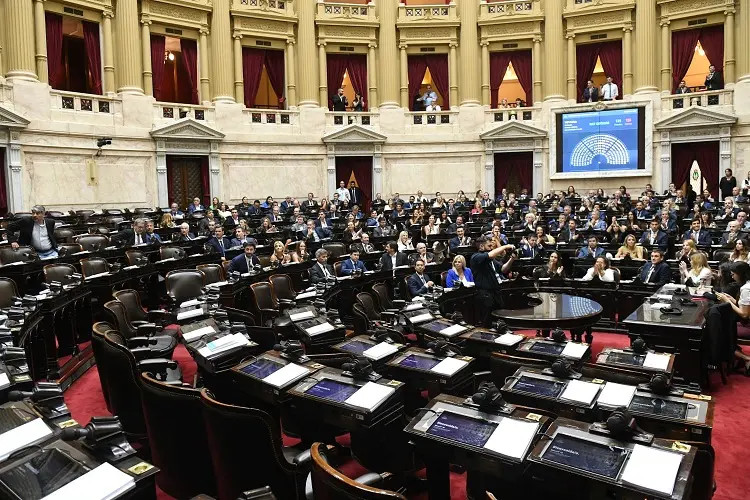 recinto-camara-de-diputados-sesion-reforma-laboral