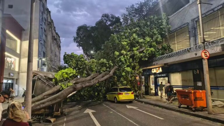 el-temporal-causo-serios-danos-en-rio-foto-cortesiag1-OOMEJQXBABFUHEJY3JAHVJ2LOM