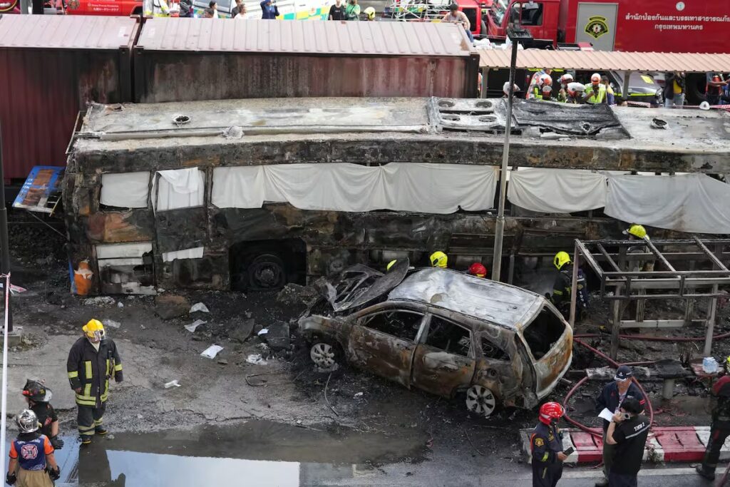 rescatistas-trabajan-en-la-escena-de-un-accidente-IYK6ORNBMFCJFAOORZ2JUDQCX4