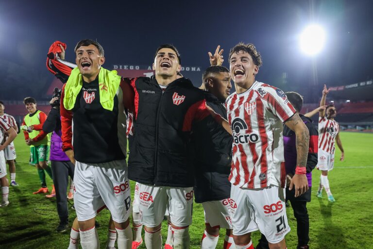 Instituto eliminó a Lanús en la Copa Argentina.
