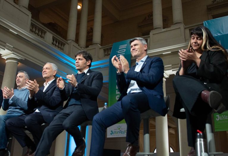 Passerini-con-Kicillof-1140x782