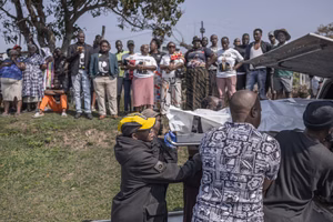 asesinaron-a-11-personas-en-una-fiesta-en-sudafrica-foto-afprajesh-jantilal-USAH7KYAPFADTKAE6CZQYAO6JY